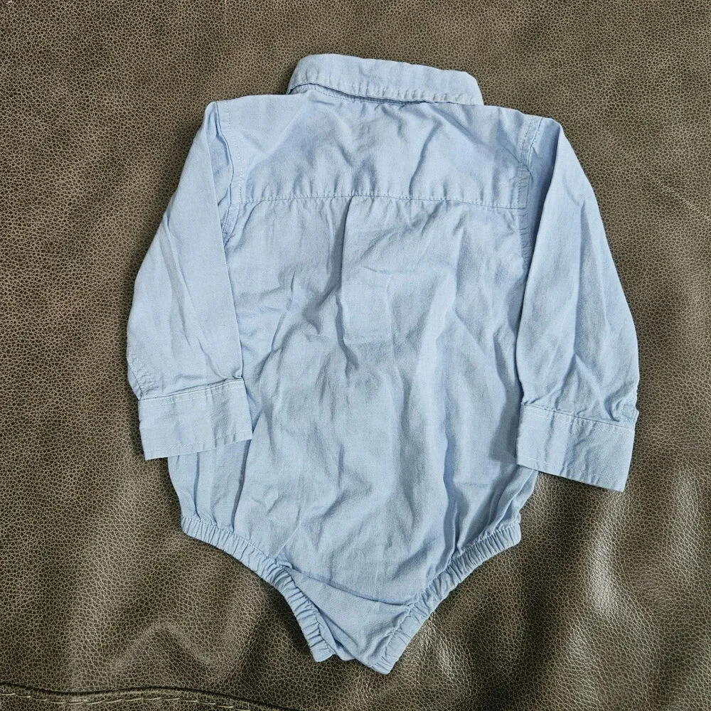 ​babyGap Baby Boys Blue Oxford Chambray Button Down Bodysuit Bear Pocket 12-18M